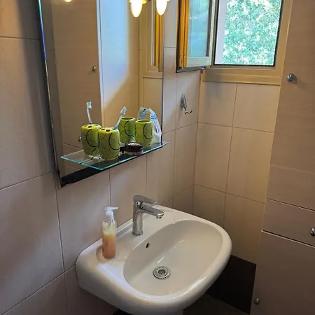 Semesterbostad House! Toroni